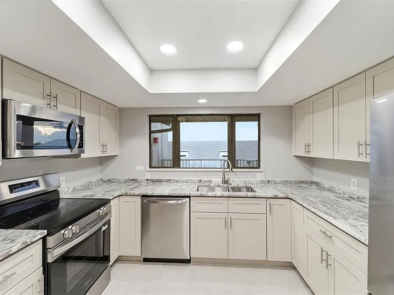 845 Ladyfish Ave #B304 — Photo 12