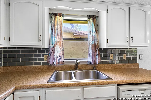 6726 Country Field Dr — Photo 11