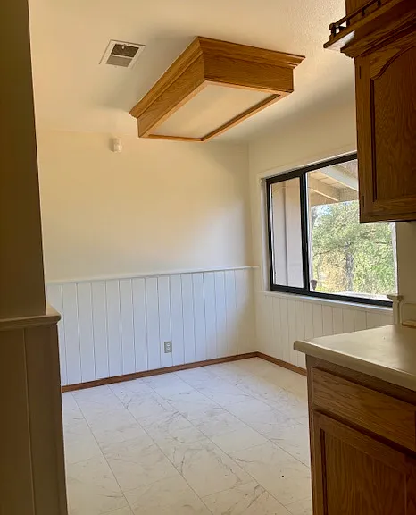 1900 Meadowbrook Dr — Photo 9