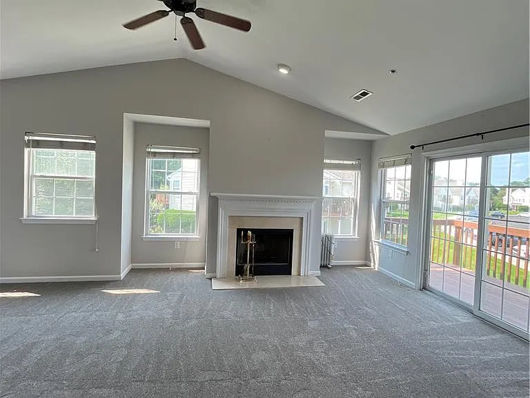 28 Wagon Wheel Rd #28 — Photo 2