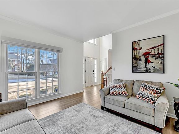 5th image of 2886 Springrock Way