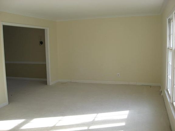 5th image of 6433 Shaftesbury Ln