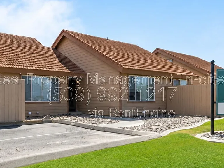 1025 W Entiat Ave #C9 — Photo 1