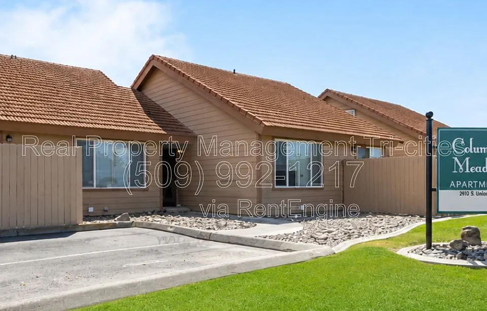 1025 W Entiat Ave #C12