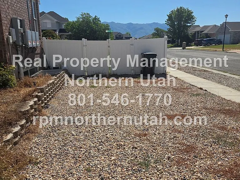 2784 S 850 W — Photo 24