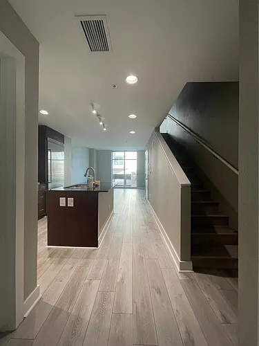 1208 E Kennedy Blvd #320 Photo 1