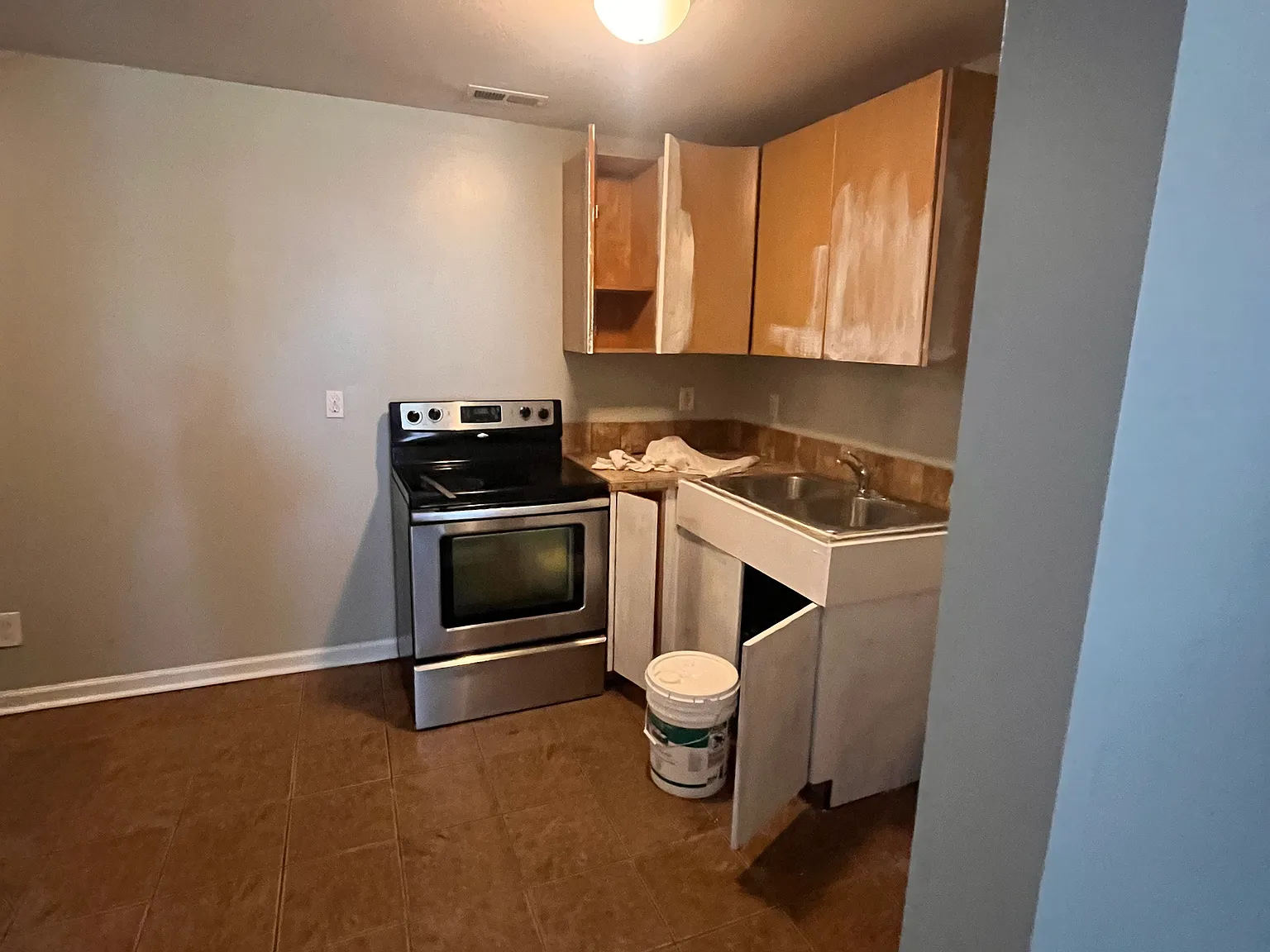 2 bed, 850 sqft, $1,000 — Photo 3