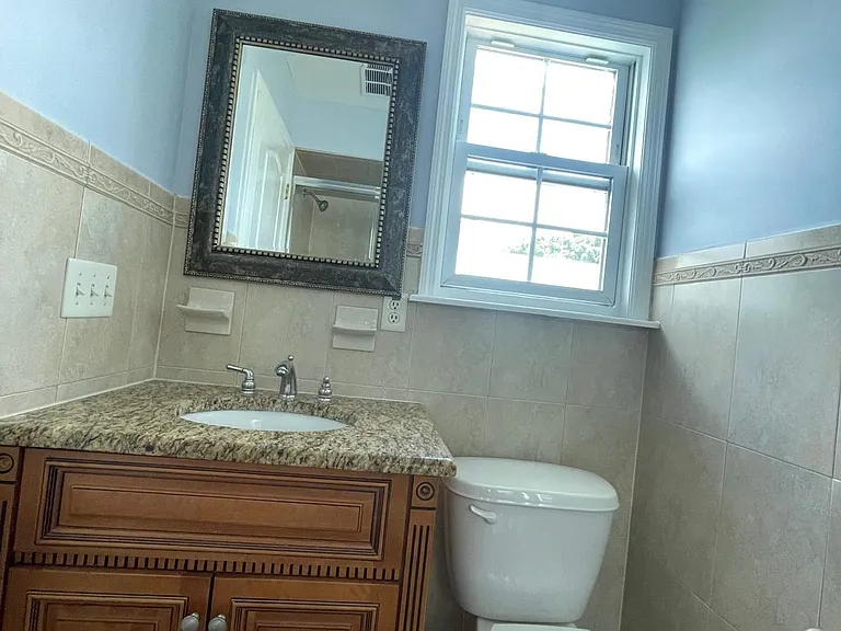 3 Montrose Ave #2 — Photo 16