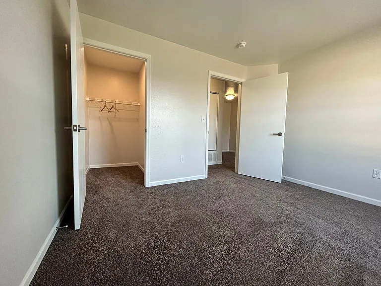 Fountain Park Apartments — Photo 27