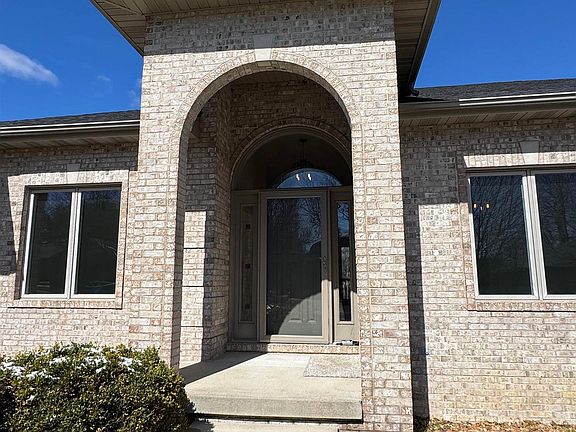 3rd image of 4335 Creek Dr