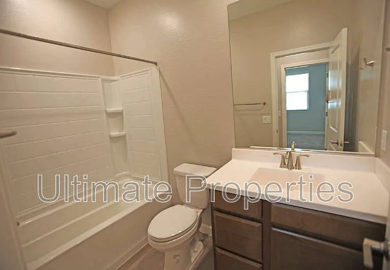 20238 W Buchanan St — Photo 17