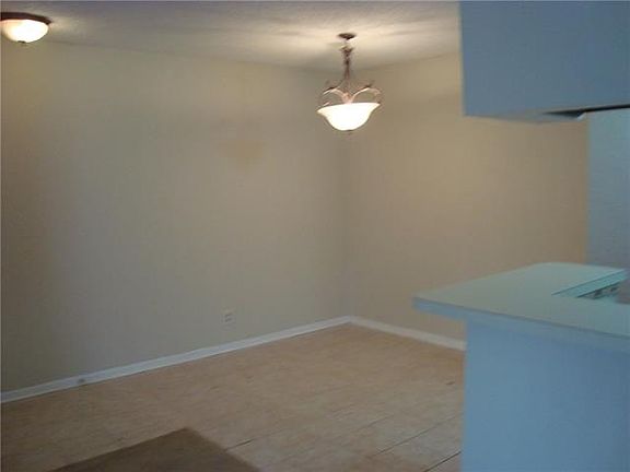 3rd image of 1208 Calico Ln APT 616