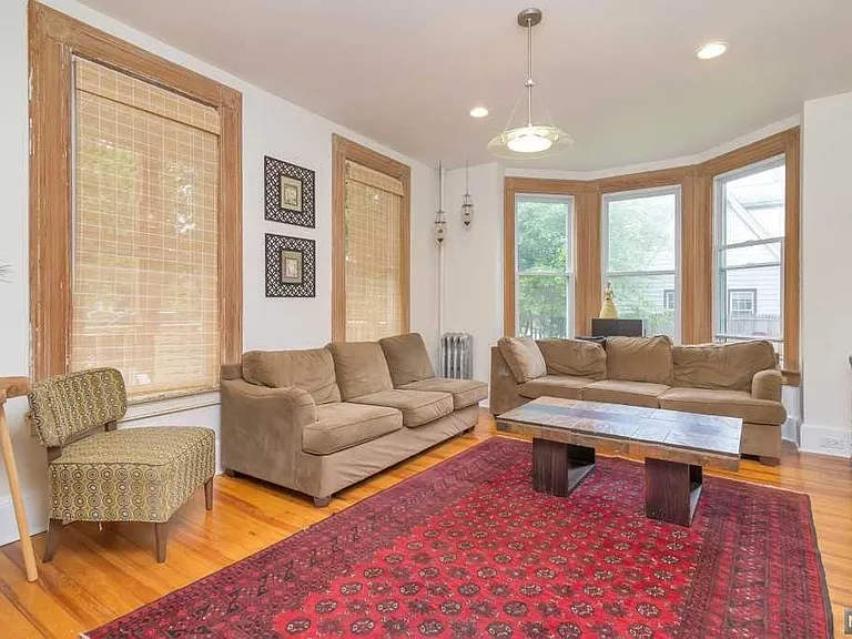 48 Stelfox St — Photo 4