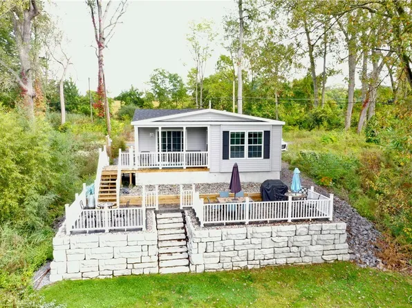 7023 River Rd, Cayuga, NY 13034