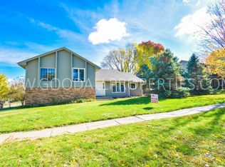 1315 NW 92nd St, Clive, IA 50325