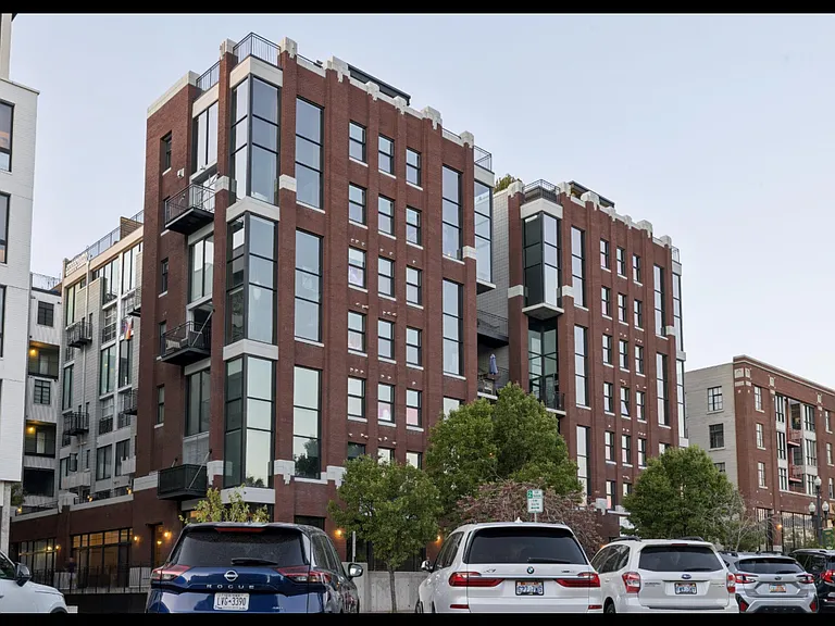 360 W Broadway #403 — Photo 1