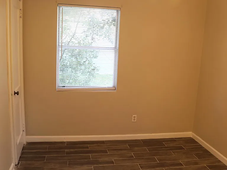 5084 Andrews St — Photo 13