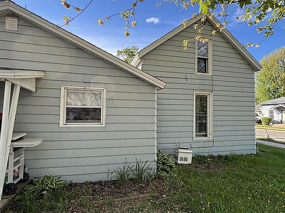 3rd image of 2142 STRONGS AVENUE