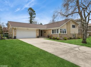 611 S George St, Mount Prospect, IL 60056