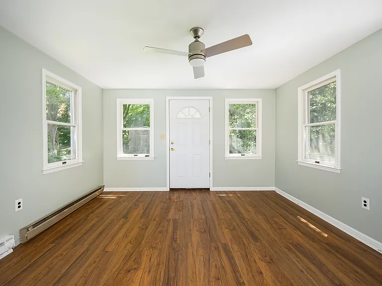 29 Delano St #2 — Photo 6