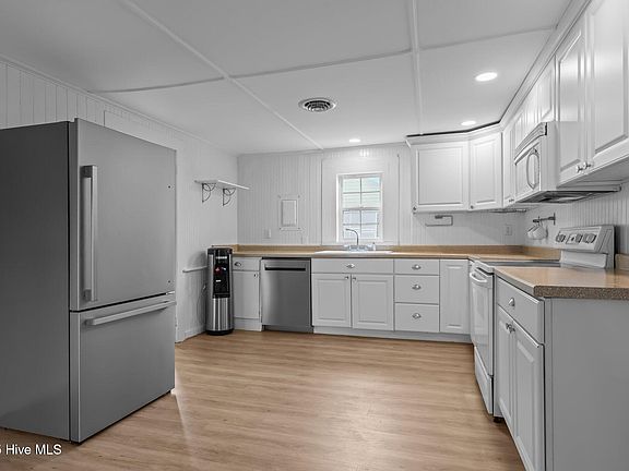 4th image of 708 Fisher Street