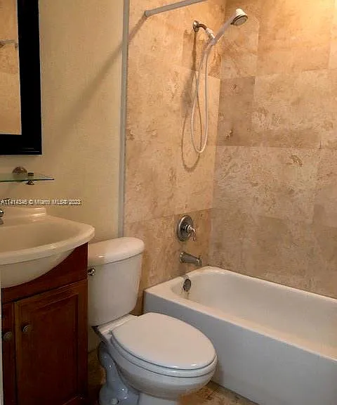 4050 NE 12th Ter #251 — Photo 2
