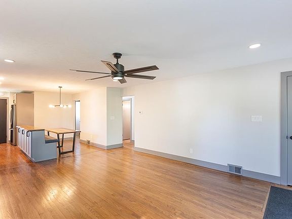 5th image of 6678 Lawnwood Ave