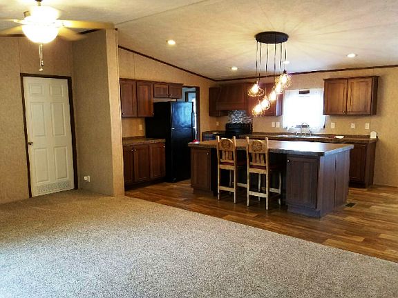 2nd image of 40 Club House Dr