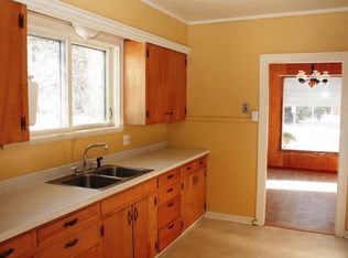 903 NE 8th St, Grants Pass, OR 97526