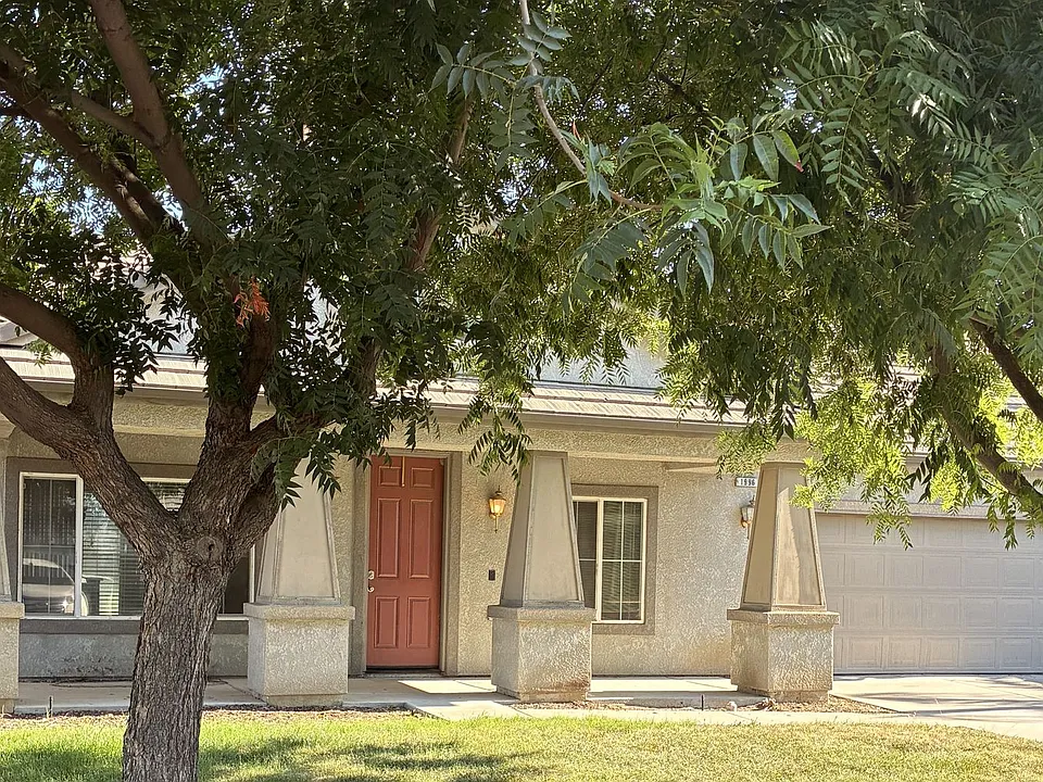 1996 W Merritt St