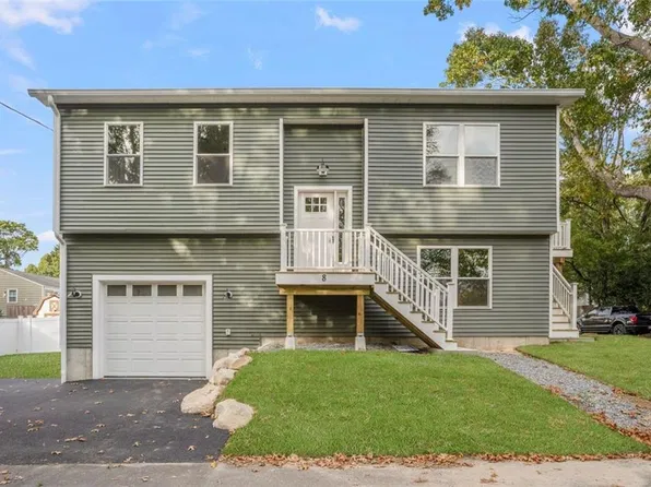 8 N Shore St, Warwick, RI 02889