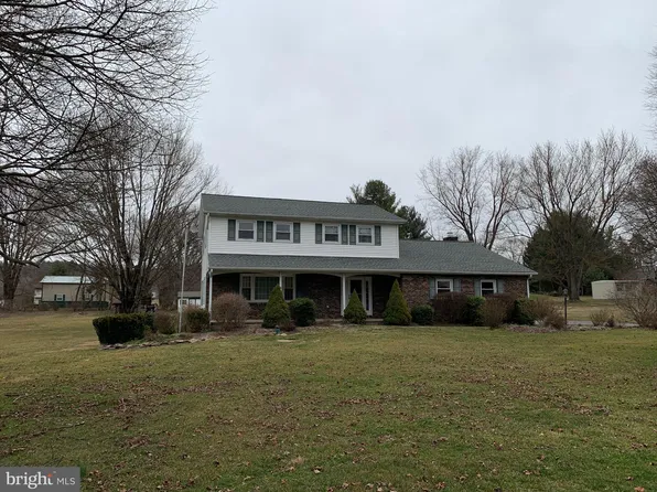 5061 Meadow Ln, Mohnton, PA 19540