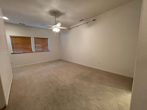 3rd image of 1476 Eagle Crest Dr