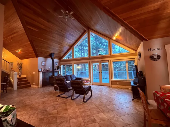 5393 Sans Souci Rd, Sunshine Coast, BC V7Z 1B6