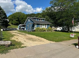 212 Center Ave, Mc Gregor, IA 52157
