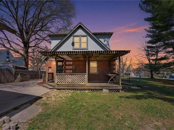 9621 E 33rd St S, Independence, MO 64052