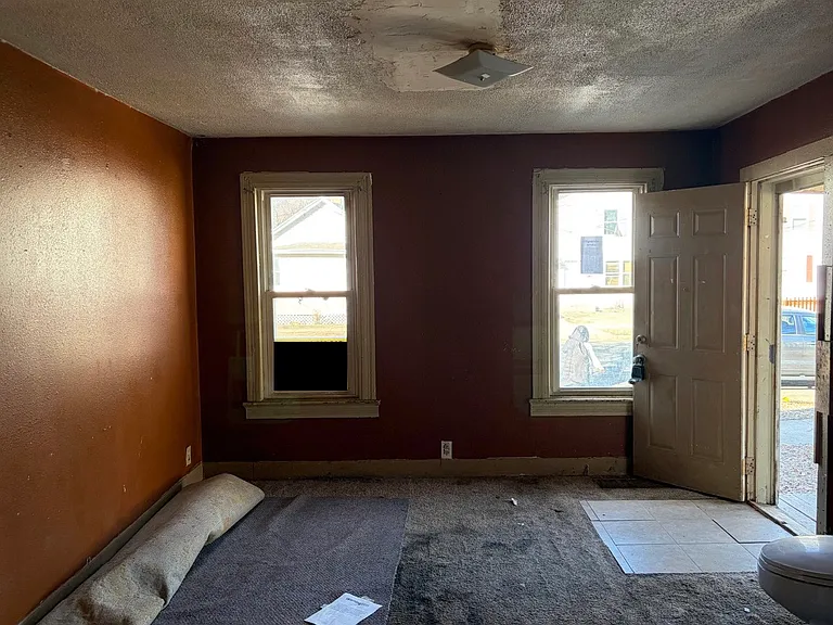 1220 W John H Gwynn Junior Ave — Photo 5