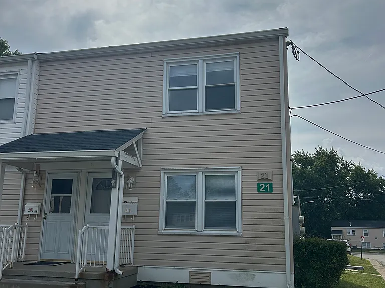 100-21F Midland Hts — Photo 1
