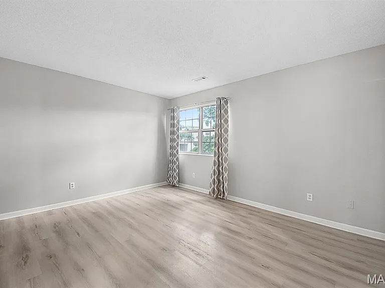 8912 Cardinal Ter — Photo 14