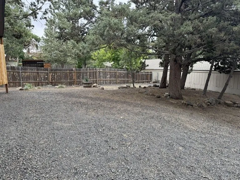 265 NW Linster Pl — Photo 20