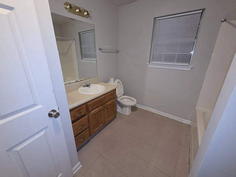 108 Hines Blvd #D — Photo 10