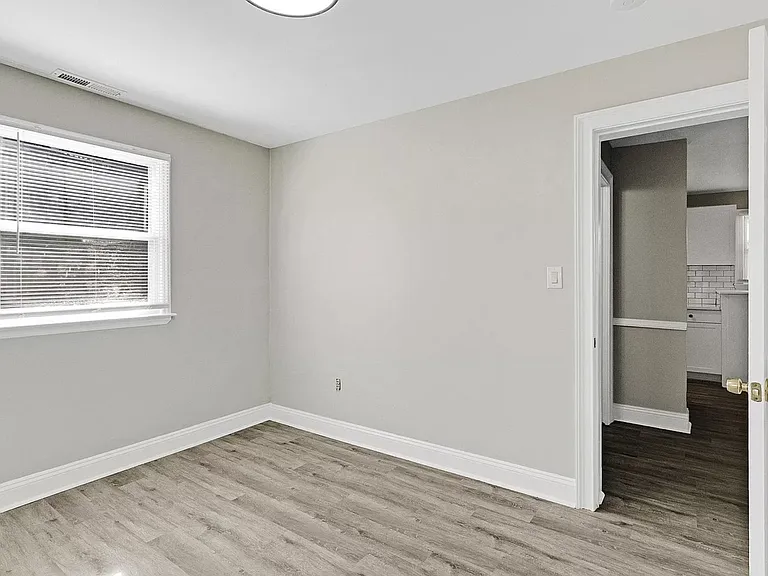 611 Gardner St — Photo 15