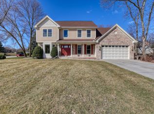 3735 S Brentwood Rd, New Berlin, WI 53151