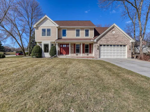 3735 South Brentwood ROAD, New Berlin, WI 53151