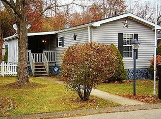 13 Circle Dr, Finleyville, PA