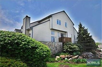 1st image of 34 Knutsen Dr