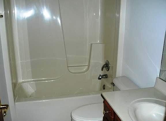 4th image of 2768 Chatham Dr