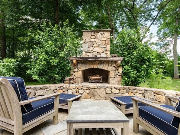 19 River Meadow Dr, West Newbury, MA 01985