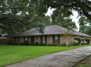 6643 Thelmadale Dr, Greenwell Springs, LA 70739