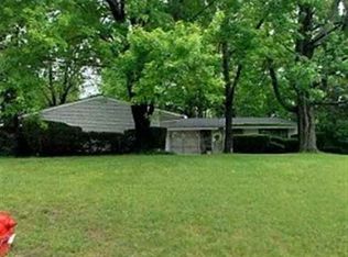 2312 N Pine Center St, West Bloomfield, MI 48323